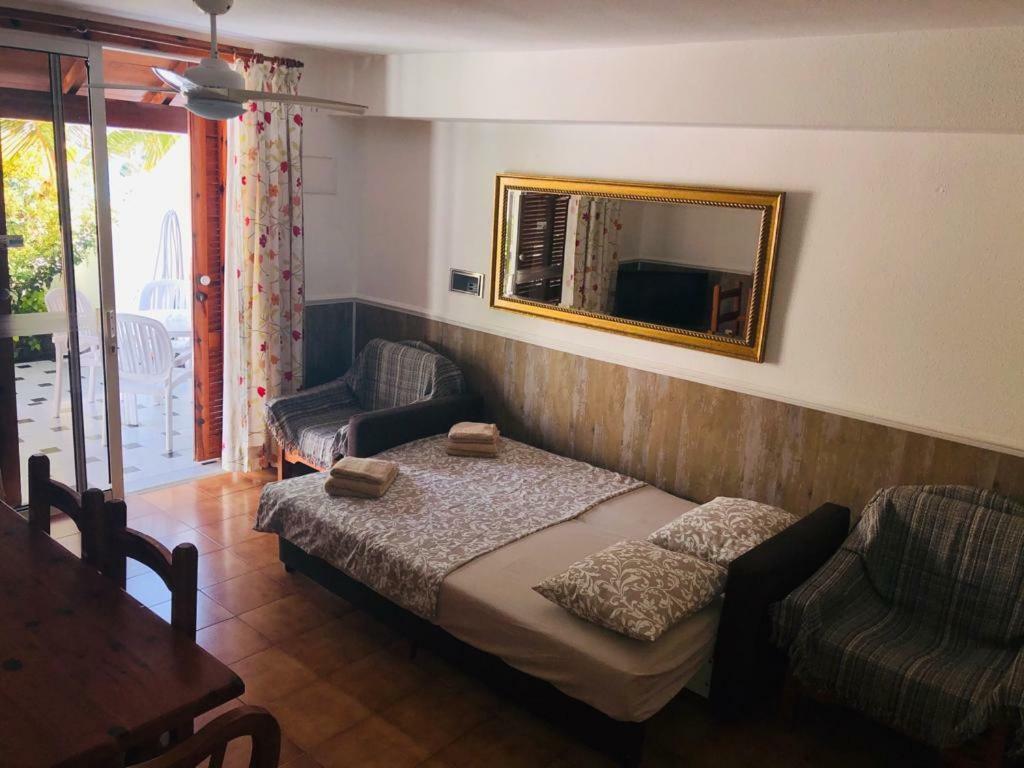 First Line Apartment Arona  Bagian luar foto
